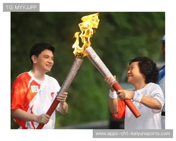 奥运火炬传递彰显国际友谊，奥运火炬传递仪式